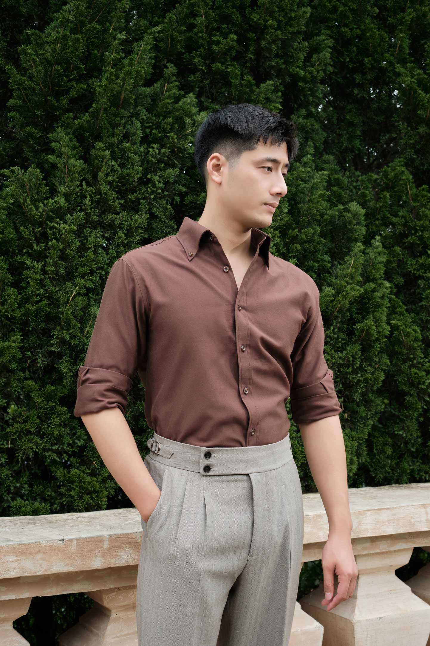 Sơ mi nâu đất cổ button down